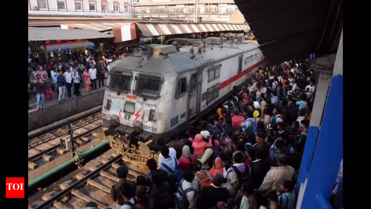 Patna railway hub struggles with poor passenger amenities