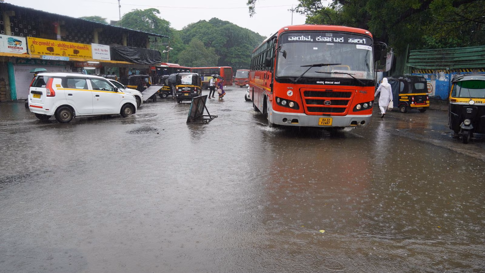 Pune Buses Under Strain As Commuters Face Rain Leakages And Breakdowns