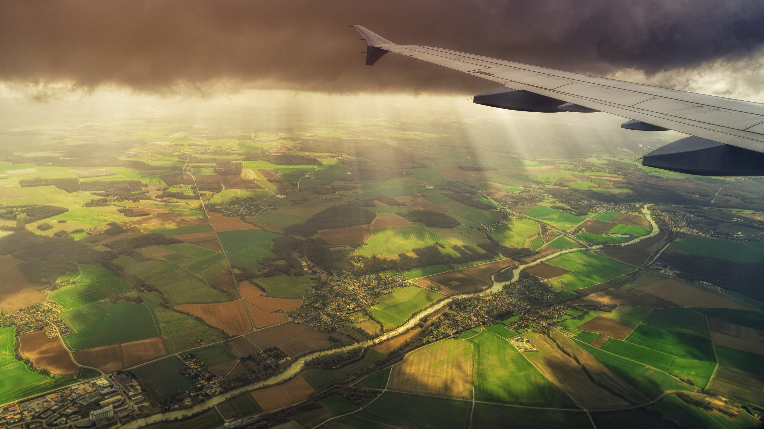 Mumbai Flight Lands Safely Amid Rains Low Visibility And Praise