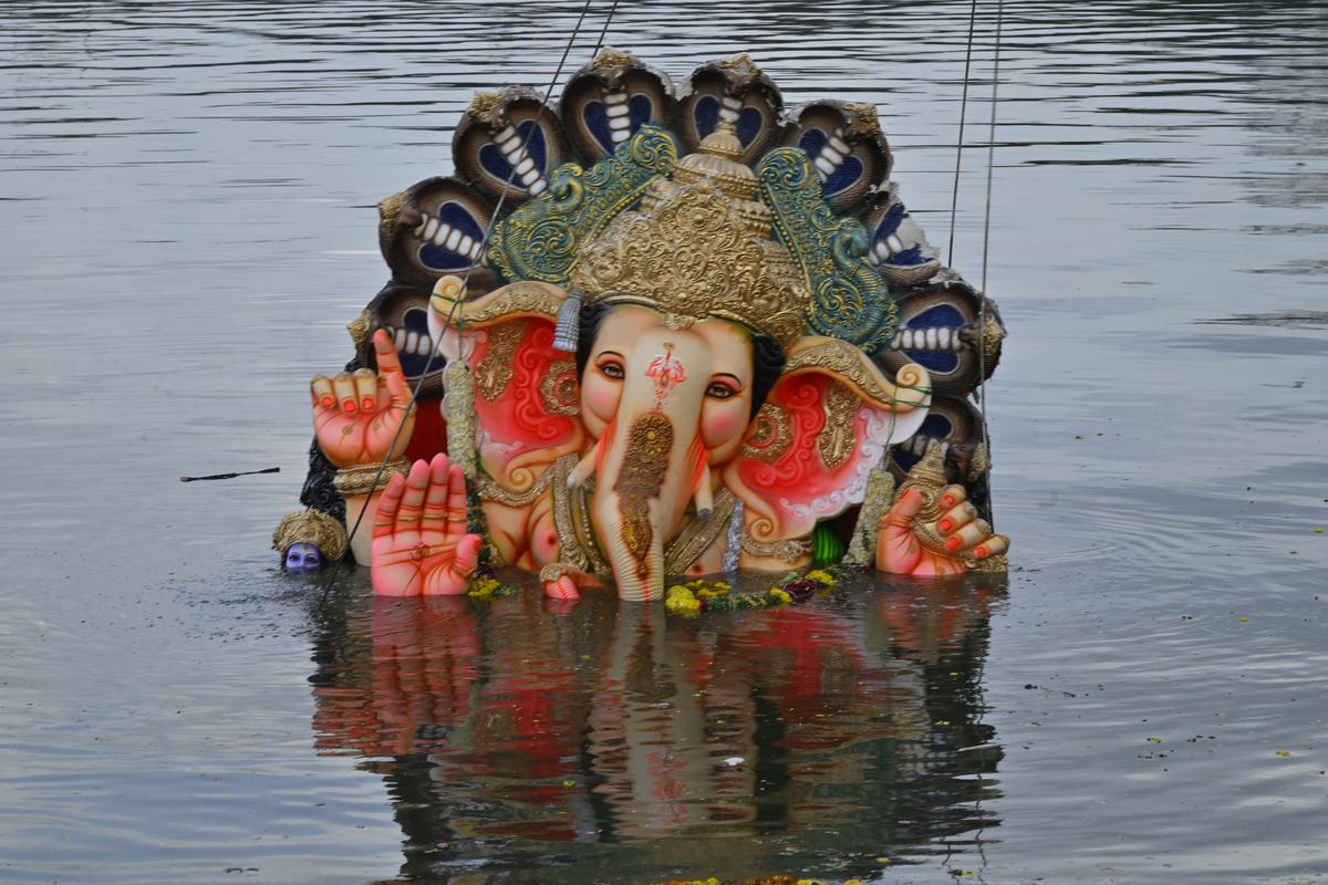Hyderabad Announces Traffic Curbs And 74 Ponds For Ganesh Immersion
