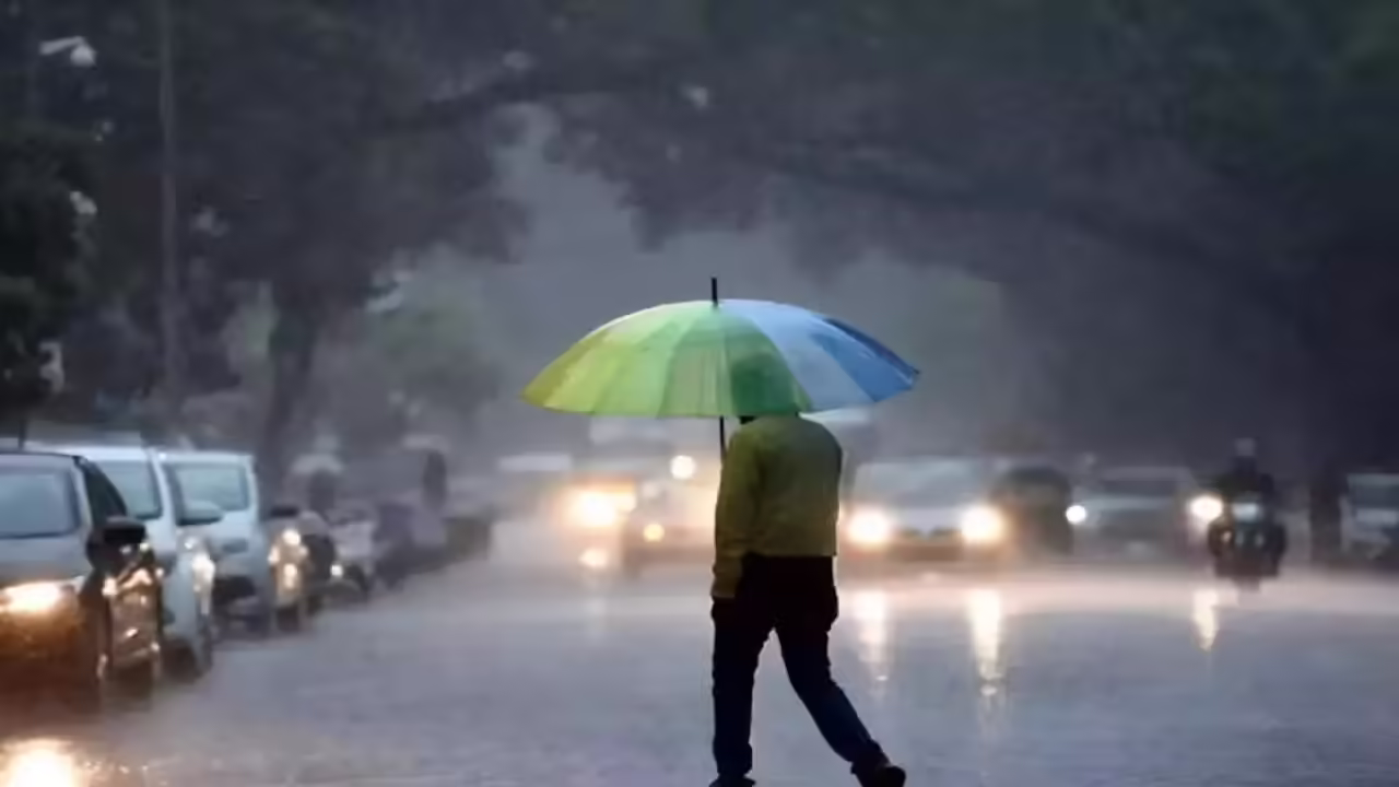 Chennai Faces Rain Moderate Temperatures And Improving Air Quality Forecast