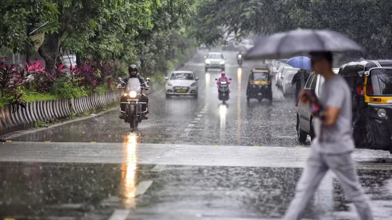 Chennai Records Warm Temperatures Light Rain Moderate Air Quality October