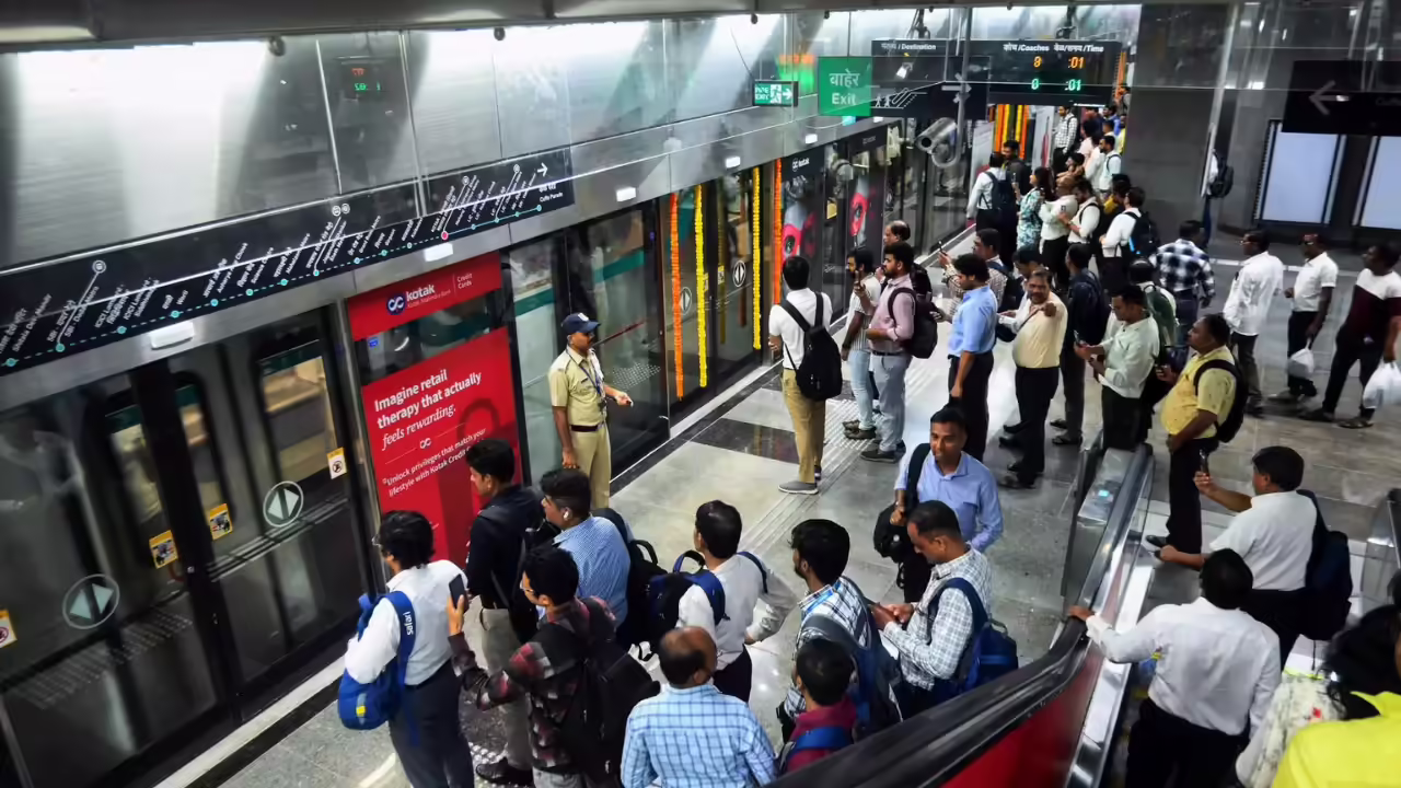 Mumbai Aqua Line Internet Dispute Leaves Metro Commuters Offline Underground