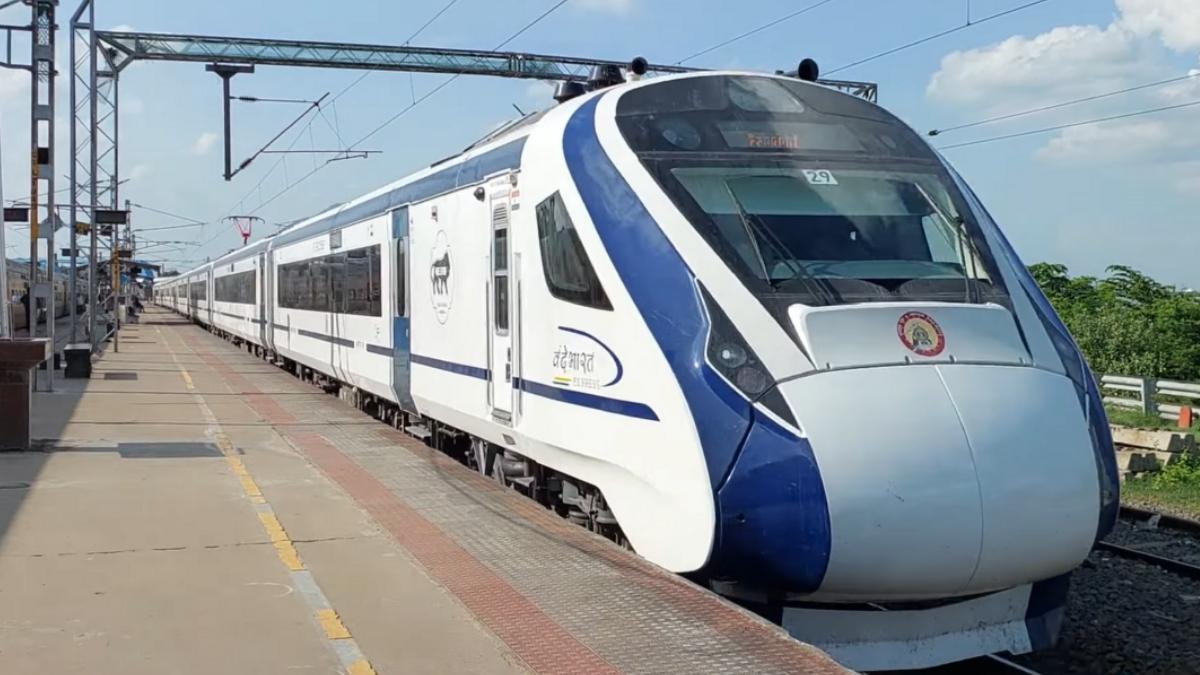 Pune: Vande Bharat Trains to Halt at Daund, Kirloskarvadi from November 2025