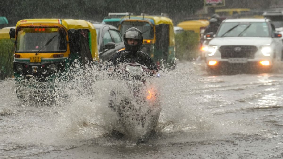 Delhi NCR To Face Rain Thunderstorms And Lightning During Festivities