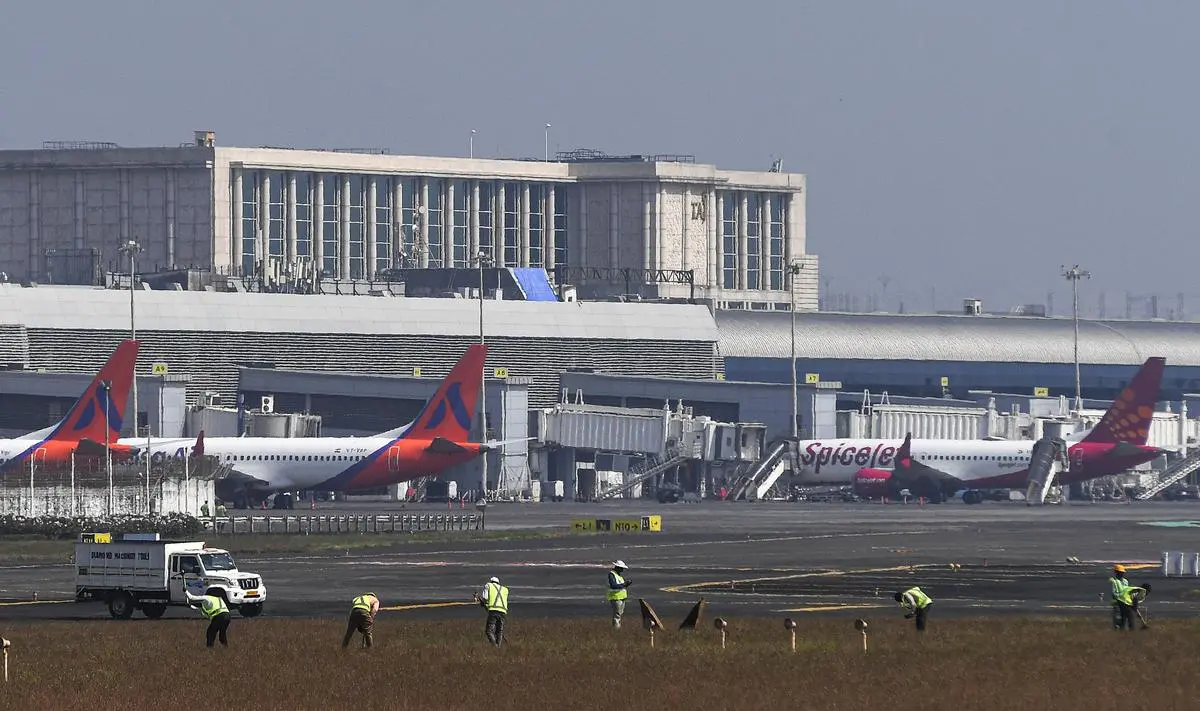 Mumbai Airport Achieves 1,036 Daily Flights Surpassing Previous Operational Records