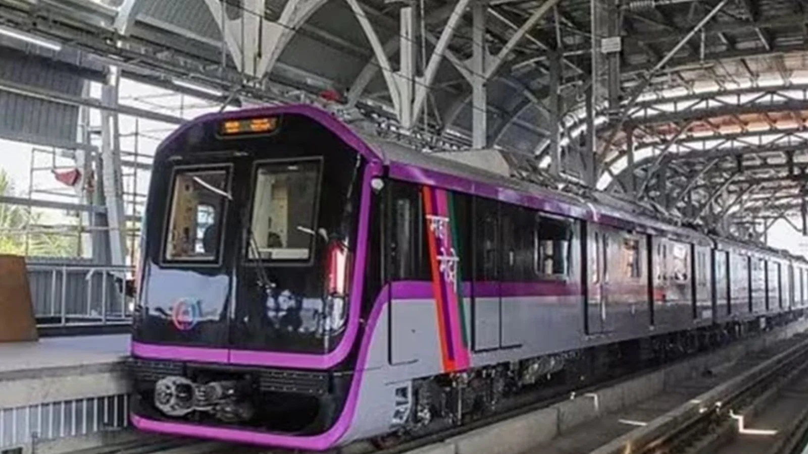 Pune Metro Footpaths Around Five Stations Remain Unsafe Over Four Kilometres