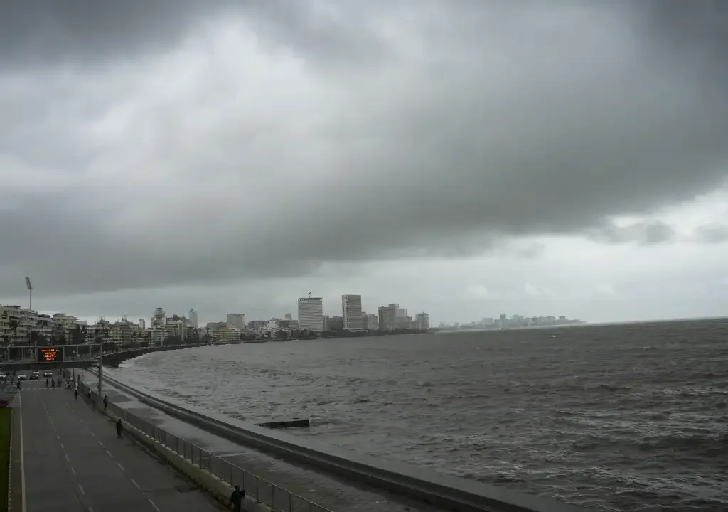 Mumbai Breathes Easier But AQI Stays Poor