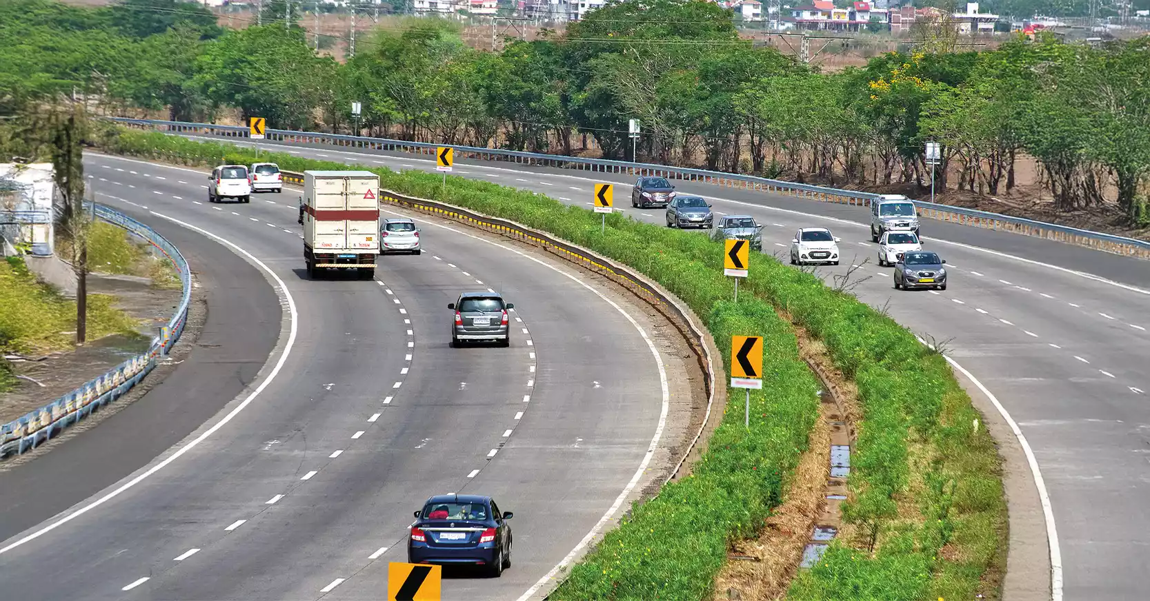 Maharashtra Unveils 374 Km Metro Expansion And Mumbai Hyderabad Expressway Plan