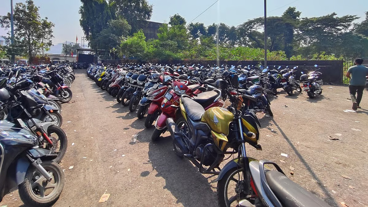Central Railway Vigilance Exposes Fake Pay And Park Scam In Kalyan