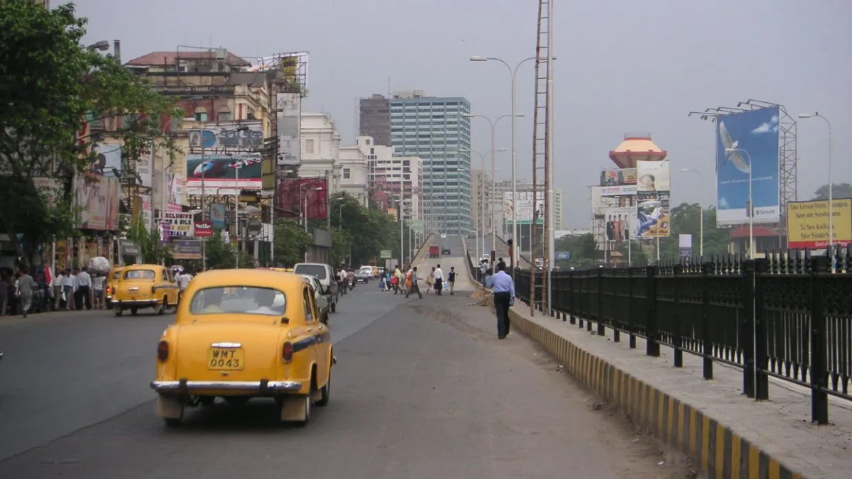 Kolkata Enjoys Sunny Weather As Poor Air Quality Still Raises Health Concerns