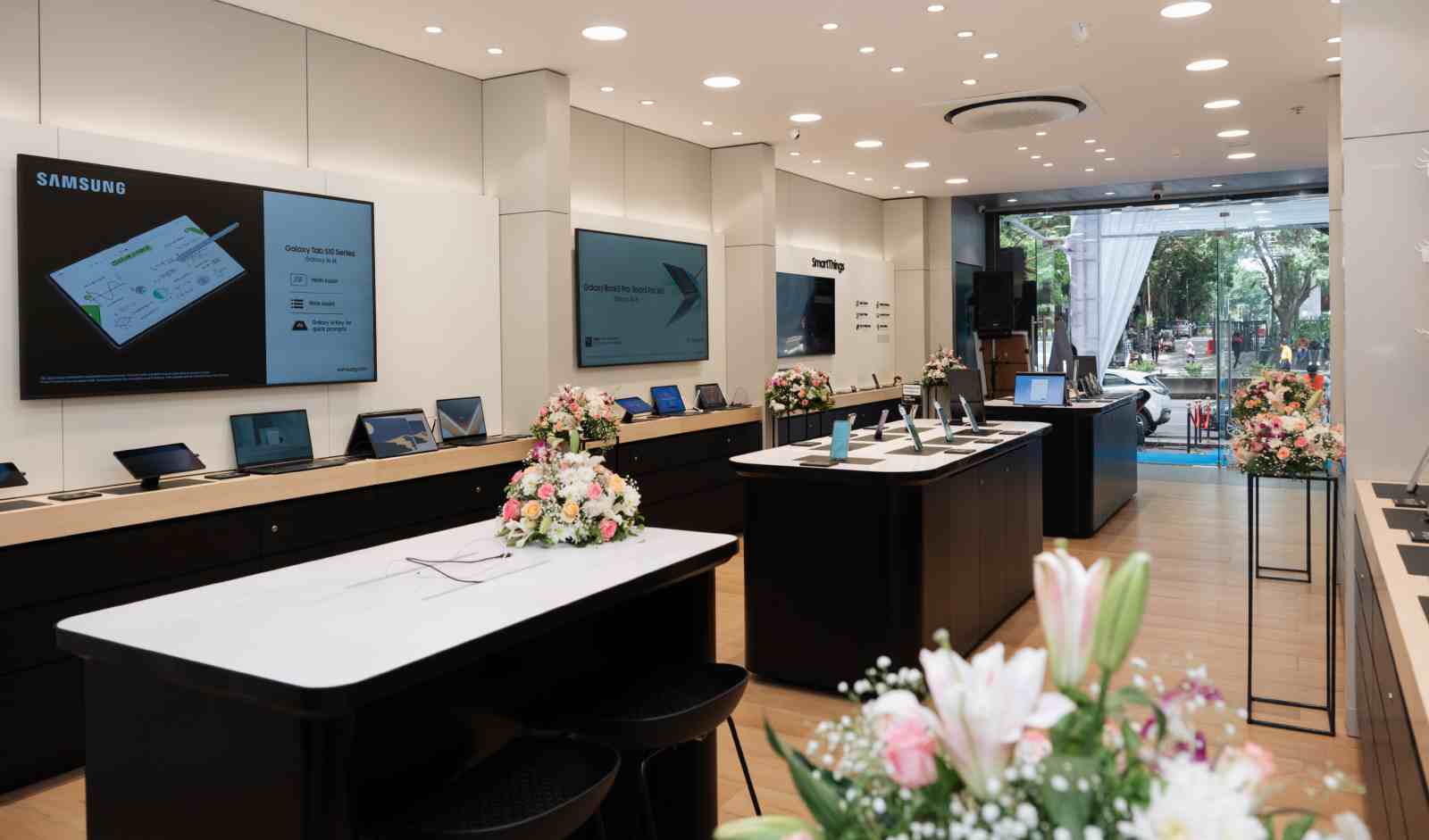 Pune India Seamless Ventures Into LED Lighting Market With Experiential Showrooms Nationwide
