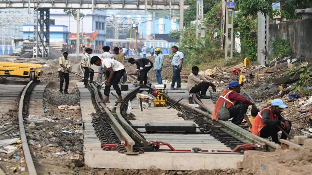 Western Railway Executes Extended Infrastructure Work on Kandivali Borivali Stretch
