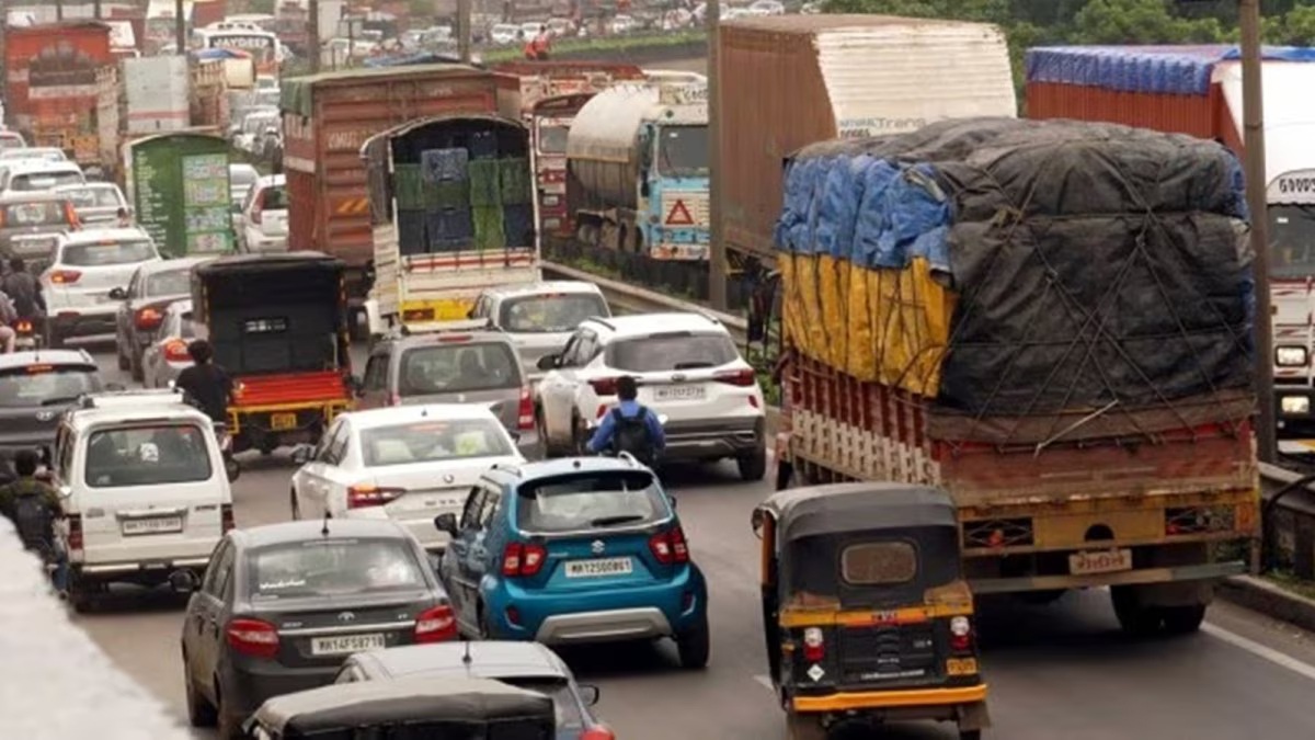 Pune Satara Highway Traffic Curbs Begin