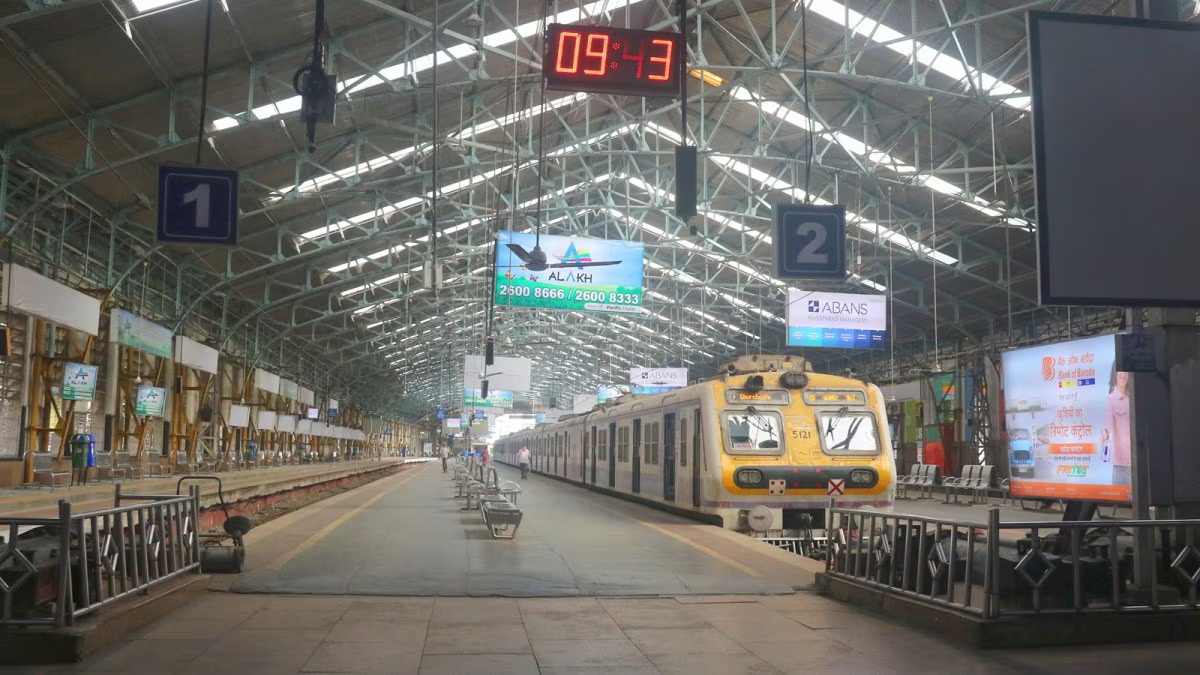 WR Enhances Virar Churchgate Commuter Safety