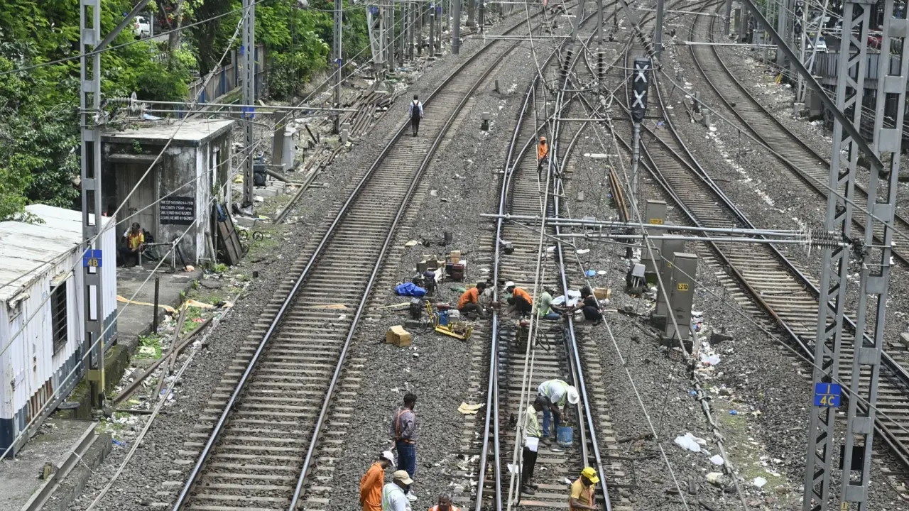 Western Line Commuters Affected as 240 Trains Cancelled on January 17–18