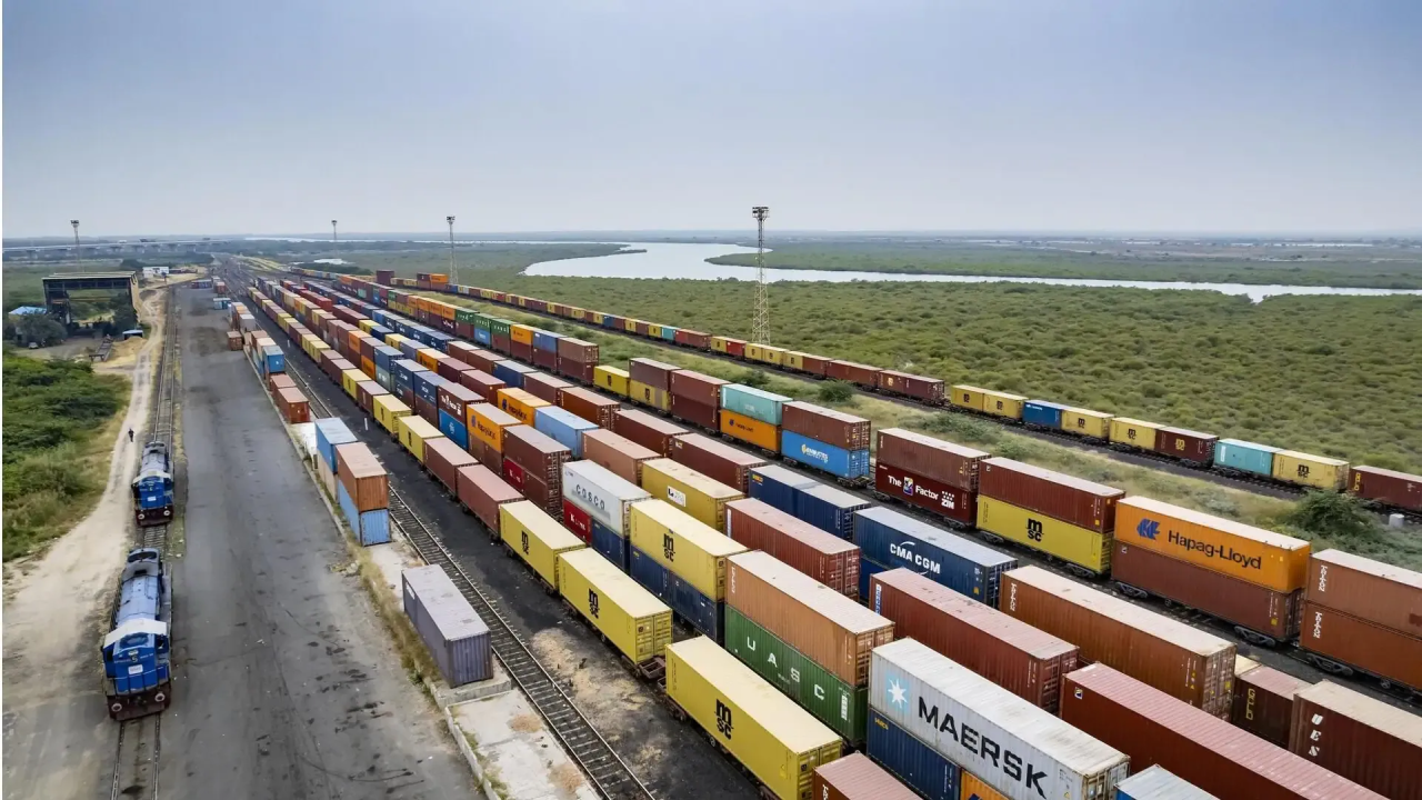 India DFC Boosts Cargo Links From Maharashtra Ports