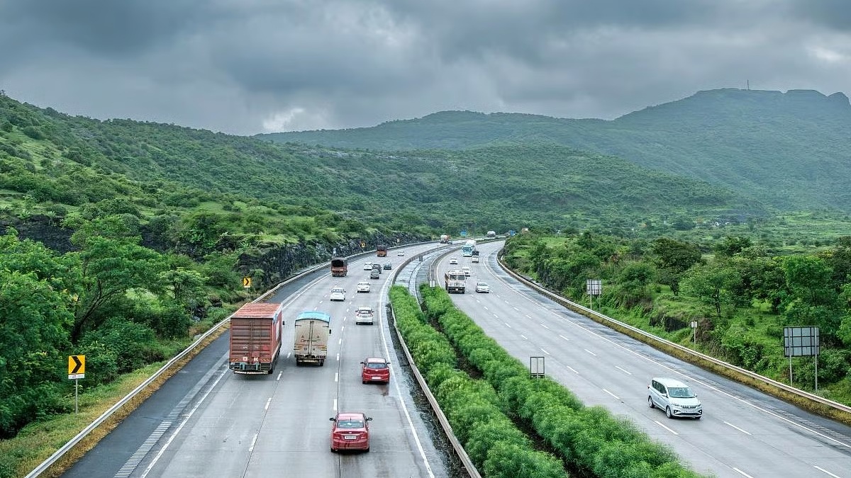 Pune Mumbai Expressway Shutdown Tests Urban Resilience