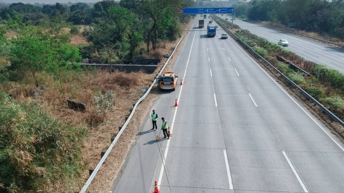 Pune Mumbai Expressway Shutdown Tests Emergency Readiness