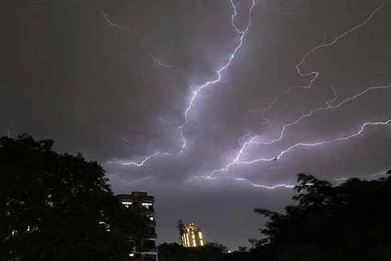 Chennai Faces Thunderstorm Risk In Southern Districts