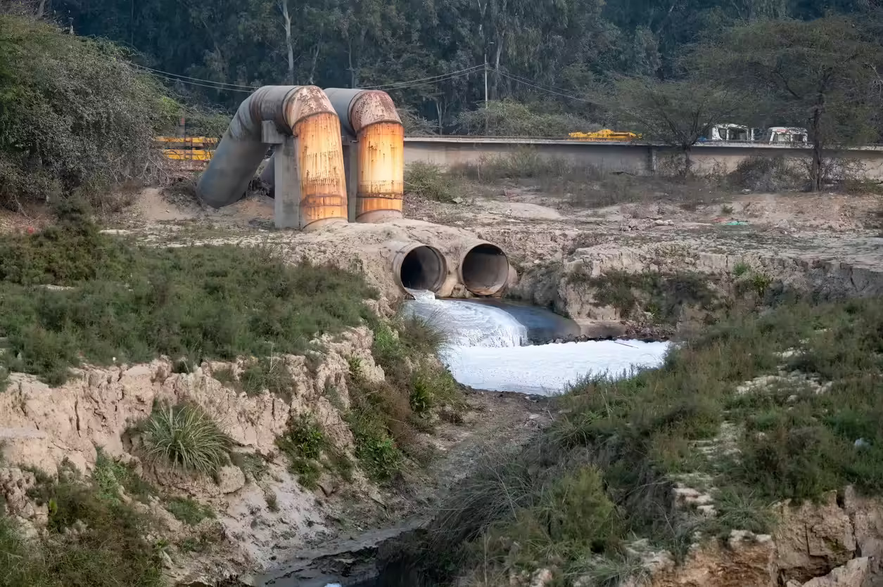 Delhi Advances Massive Drain Desilting Before Monsoon