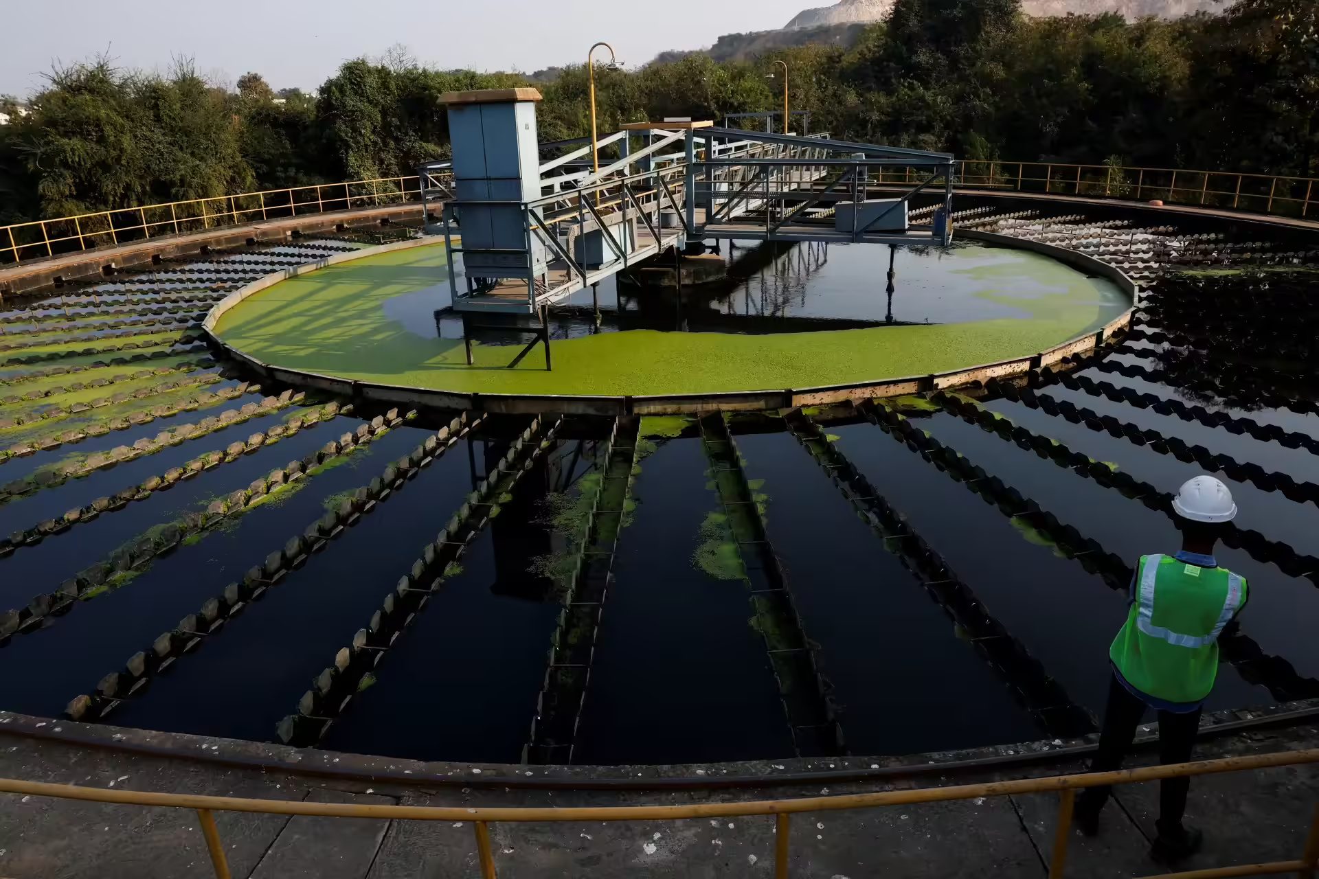 Delhi Yamuna Sewage Project Raises Efficiency Concerns