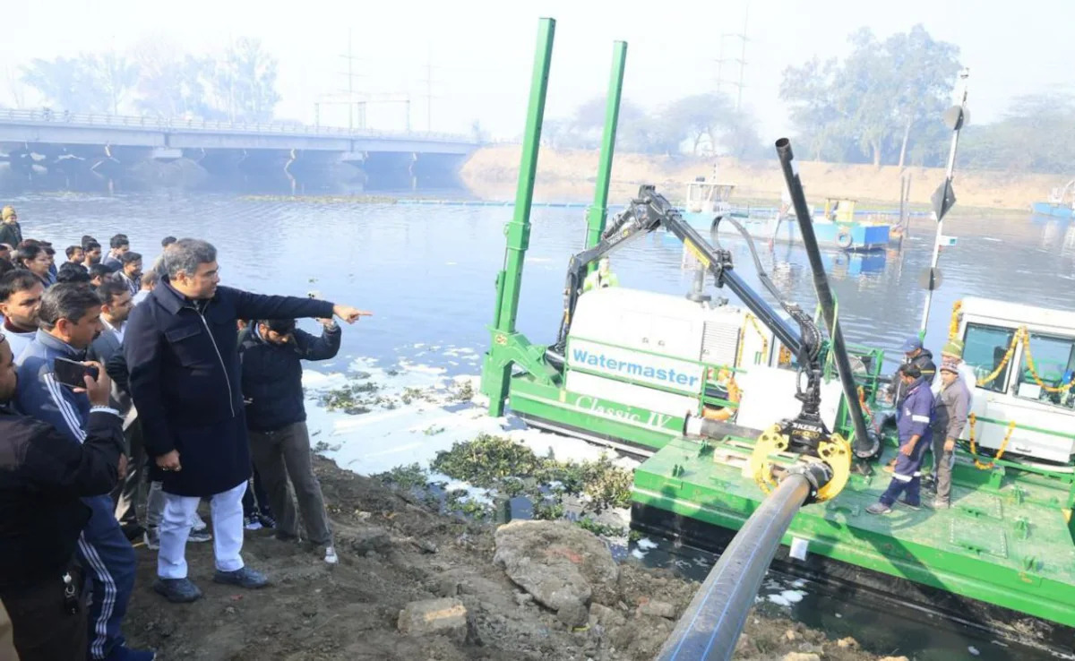 Delhi Boosts Drain Management With Smart Cleaning Machines