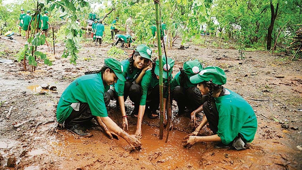 Delhi Expands Green Action Plan Plantation Drive