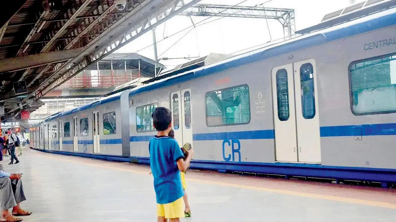 Mumbai Travel Alert AC Local Services Turn Non AC On Harbour Line
