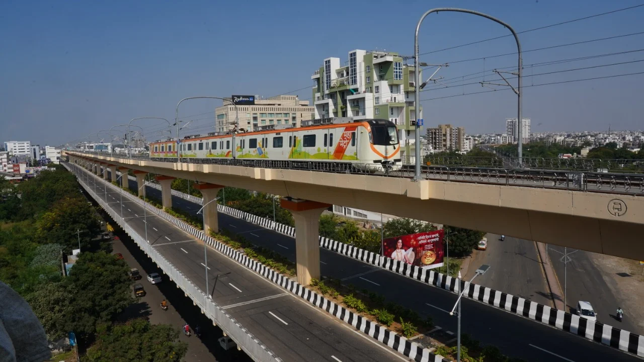 Delhi Builds Double Decker Metro Road Corridor