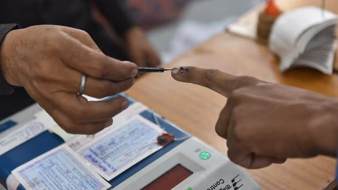 Ahmedabad Heatwave Challenges Voters During Civic Polls