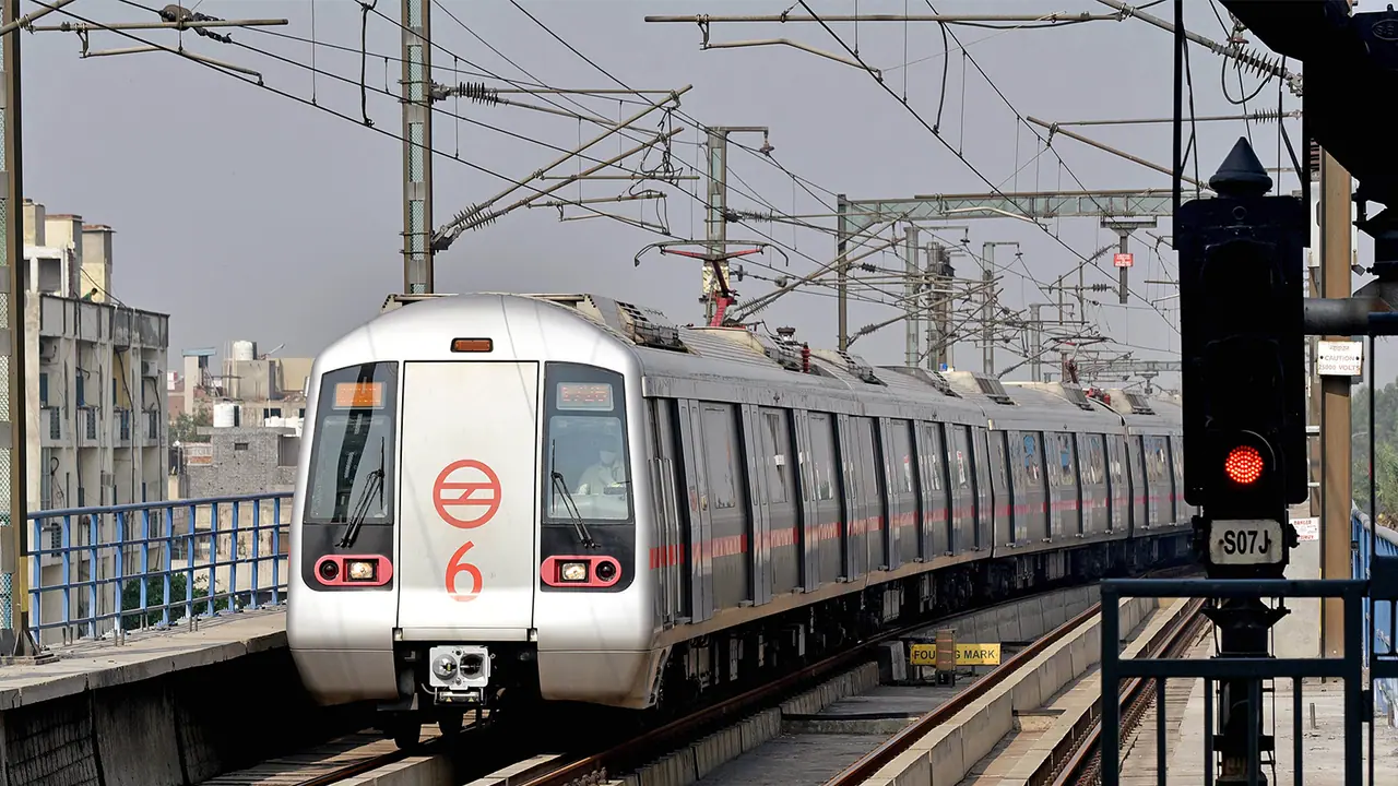 Delhi Metro Safety Campaign Targets Escalator Risks